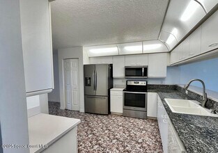 3740 Ocean Beach Blvd in Cocoa Beach, FL - Building Photo - Building Photo