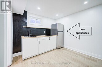 16 Carey Crescent in Markham, ON - Building Photo - Building Photo
