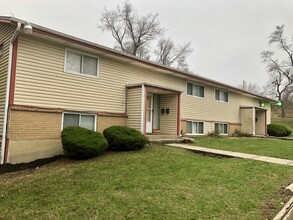 Barat Road Apartments in Grandview, MO - Building Photo - Building Photo