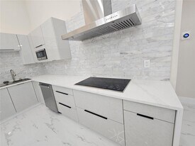 4 Alford Ct in Palm Beach Gardens, FL - Building Photo