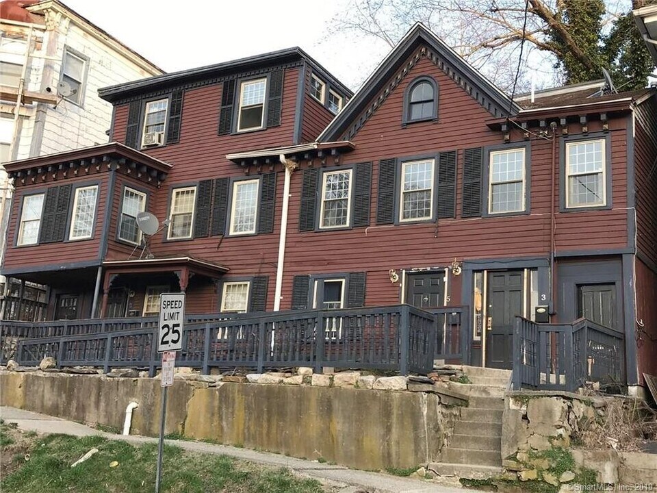 3 Boswell Ave, Unit 3 in Norwich, CT - Foto de edificio