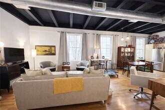 1736 Liberty Ln in Roswell, GA - Foto de edificio - Building Photo