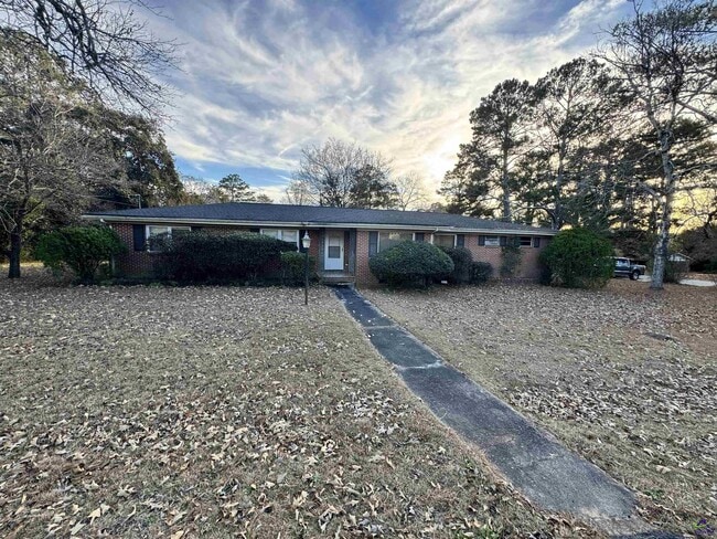 property at 501 Pinecrest Rd