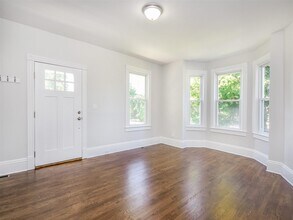 114 Sea Cliff Ave in Glen Cove, NY - Building Photo - Building Photo