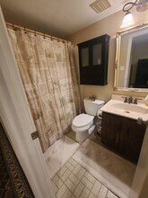 5921 Waters Edge Landing Ln in Burke, VA - Foto de edificio - Building Photo