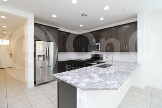 1341 E Glass Ln in Phoenix, AZ - Building Photo - Building Photo