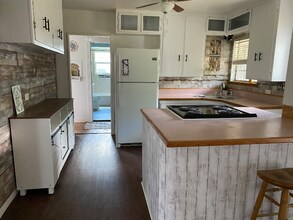 1006 SW 5th Ave in Mineral Wells, TX - Building Photo - Building Photo