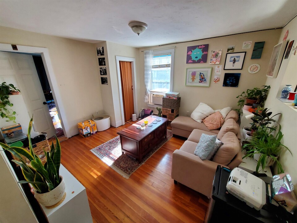 66 Mystic St, Unit 2 in Arlington, MA - Building Photo