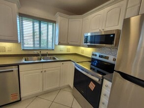 5300 Washington St in Hollywood, FL - Foto de edificio - Building Photo