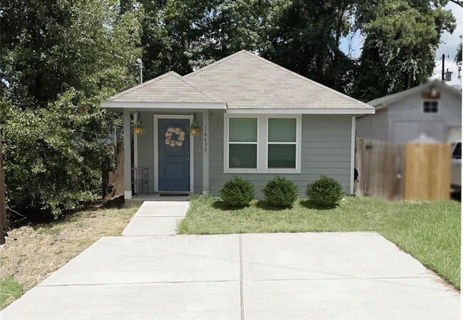 16698 E Forrestal St in Montgomery, TX - Building Photo - Building Photo
