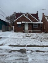 20735 Syracuse Ave in Warren, MI - Building Photo