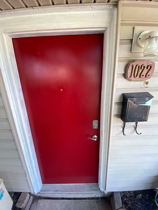 1022-1024 Holloway St