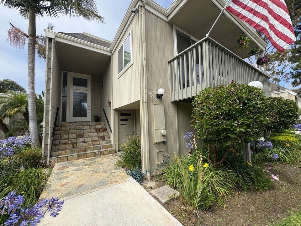 16355 Wimbledon Ln in Huntington Beach, CA - Building Photo