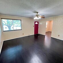 528 Lee St in Cedar Hill, TX - Building Photo - Building Photo