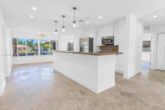 2273 SE 14th St in Pompano Beach, FL - Building Photo - Building Photo