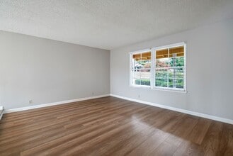 13527 Edgefield St in Cerritos, CA - Building Photo - Building Photo
