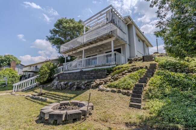 property at 5176 Highland Dr