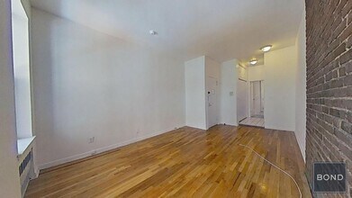 212 E 85th St in New York, NY - Building Photo - Building Photo