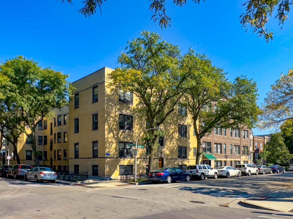 1055 W George in Chicago, IL - Building Photo