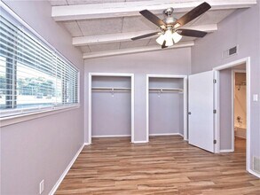 2404 Longview St in Austin, TX - Building Photo - Building Photo