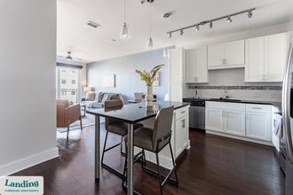 480 N Orange Ave, Unit 237 in Orlando, FL - Foto de edificio - Building Photo