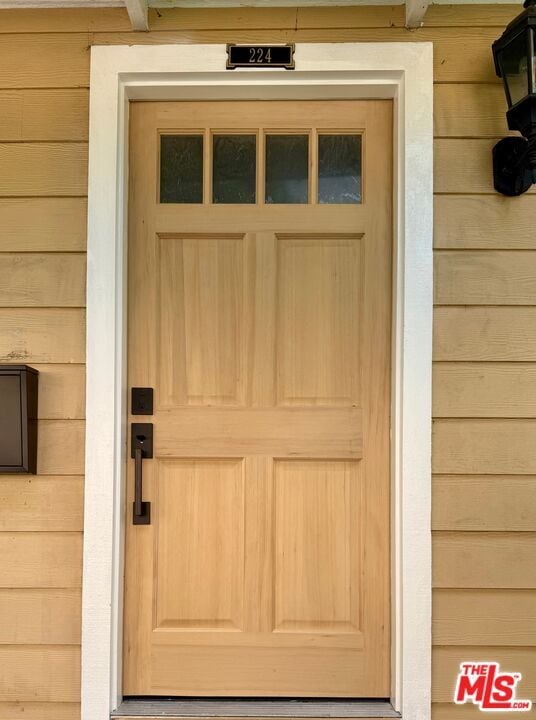 property at 224 S Kenilworth Ave