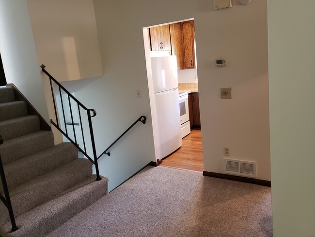 7949 France Ave N in Minneapolis, MN - Building Photo - Building Photo