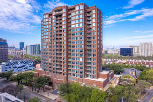 Whitney Uptown Apartamentos