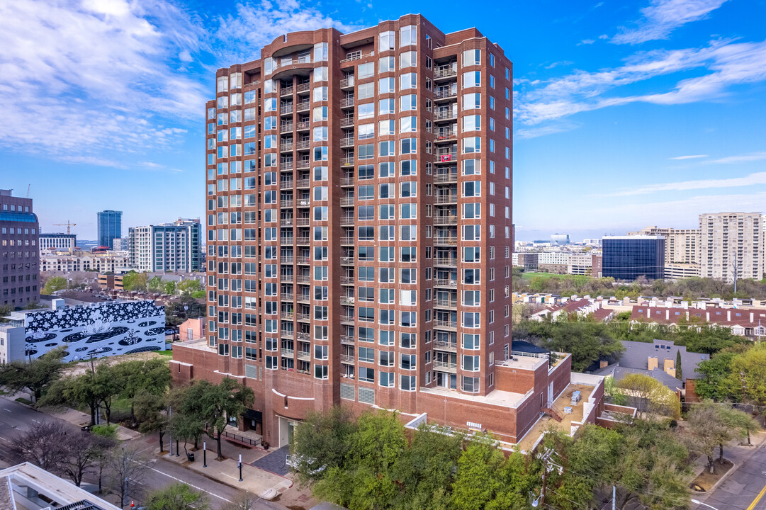 Whitney Uptown in Dallas, TX - Building Photo