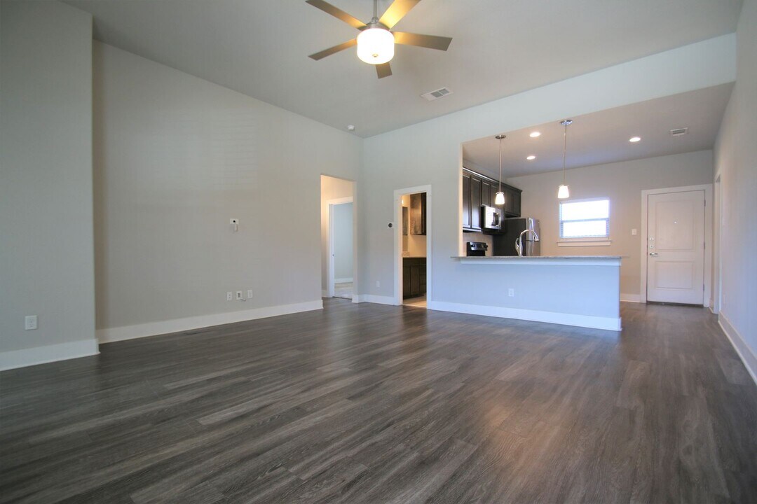 209 Stewart Bend Ct in Azle, TX - Building Photo