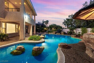 3010 Hammerwood Dr in Las Vegas, NV - Building Photo - Building Photo