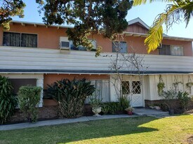 6126 King Ave in Maywood, CA - Building Photo