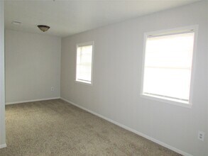 1019 Washington St in Brenham, TX - Building Photo - Building Photo