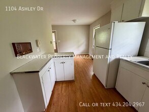 1104 Ashley Dr in Lynchburg, VA - Building Photo - Building Photo