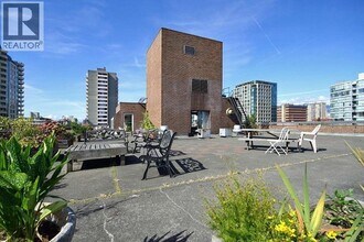 1330 Burrard St in Vancouver, BC - Building Photo - Building Photo