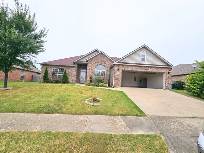 1300 SW Willowbend Ave