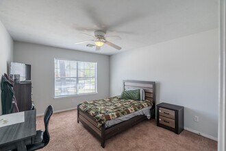 914 Parsonfield Ct in Spring, TX - Foto de edificio - Building Photo