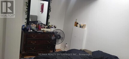 724 Rossellini Dr in Mississauga, ON - Building Photo - Building Photo