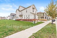 14265 Larson Dr in Carmel, IN - Foto de edificio - Building Photo