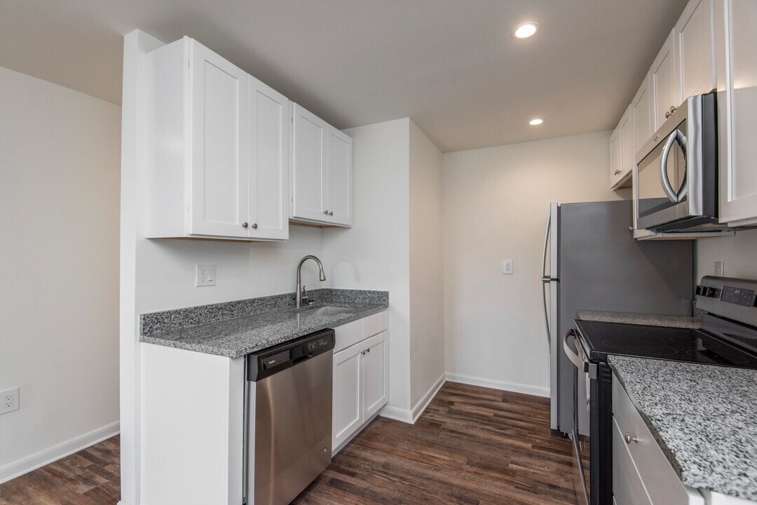 2114 Grafton Dr in Wilmington, DE - Building Photo