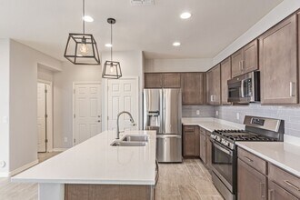 43270 N Plum St in Queen Creek, AZ - Foto de edificio - Building Photo
