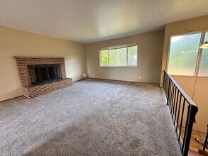 201 15th Pl in Kirkland, WA - Building Photo - Building Photo