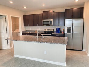 16670 Kingman Reef St in Wimauma, FL - Building Photo - Building Photo