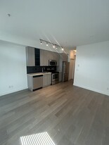 3090 Gladwin Rd in Abbotsford, BC - Building Photo