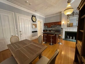 105 Beacon St, Unit 3 in Boston, MA - Building Photo - Building Photo