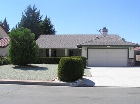 13300 Riverview Dr in Victorville, CA - Building Photo