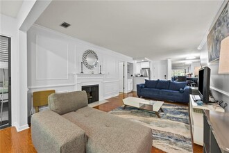 25108 Plantation Dr NE in Atlanta, GA - Building Photo - Building Photo