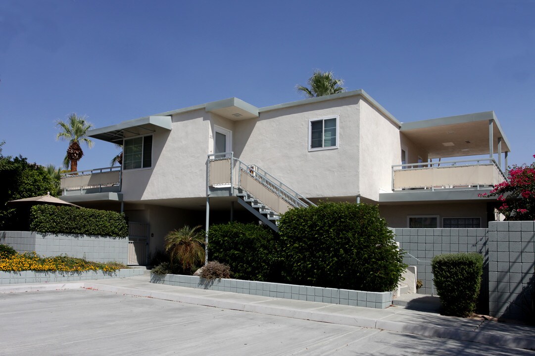 Villa Hermosa in Palm Springs, CA - Building Photo