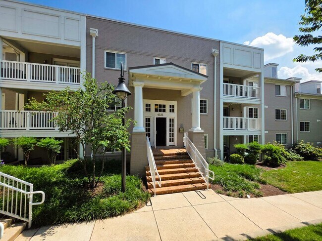 property at 4121 S Four Mile Run Dr