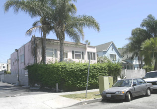 806 S Kenmore Ave in Los Angeles, CA - Building Photo - Building Photo